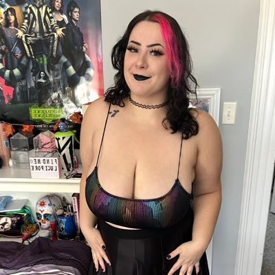 26 🥓😈 Lover of horror and travel. Filming with hot peeps for 6 years! NYC Based. TTS cleared. bu: @luciporksux