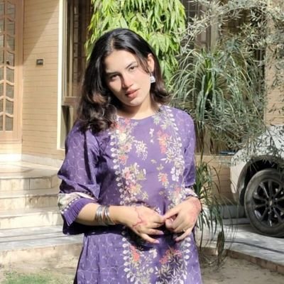 meriyum_'s profile picture. 