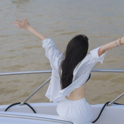 dabanks4u's profile picture. Fashion CEO | Turning visions into runway reality