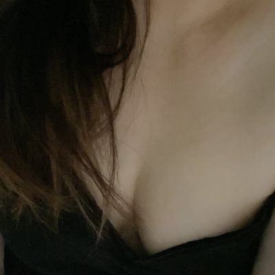 請認清楚這才是正版樂樂🤣🈲認親、🈲轉發文章,只要認親轉發文章者我一律封鎖。還有我不約炮的,各位精蟲衝腦請繞道感謝🙏。 還有我除非有在音訊跟我聊過的,夠熟的我才會想跟你出門,但我不單獨見推友,以上各位🙏