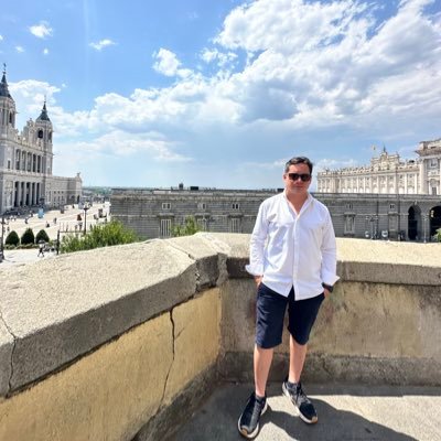 diezperezcris's profile picture.