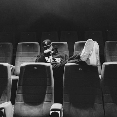 Bozzdeff's profile picture. şelaleden yukarı yüzebilen sazan ejderha olur