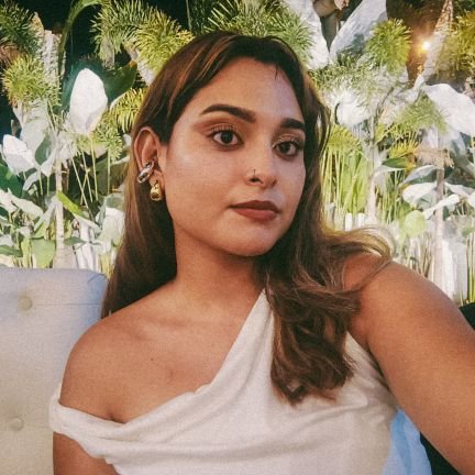 httpaula_'s profile picture. ☘️
Cinéfila y a veces profe.
Humana de Hunter y Mini 🐈‍⬛ 🐈‍⬛