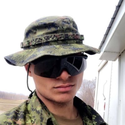 QualmFuturist's profile picture. im just a huge nerd