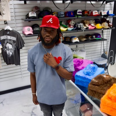 4835Vulue's profile picture. Philippians 4:13. Lack Of Worries 🎈. TFKLue🎙️🎸.