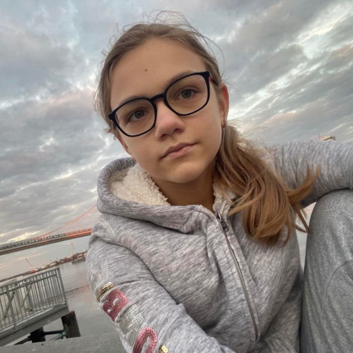 v1jb2tpt95360's profile picture. Appels urgents uniquement