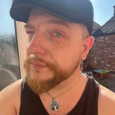 Unreal Engine/3D model artist & Musician 🎨🎸🎶🎙️ UK Medical Cannabis patient and advocate 💨 🌱 Prev: Xbox/Ubi/GBTN (Gears/Halo) AVFC & WWE 🤓 ✌🏻&💚
