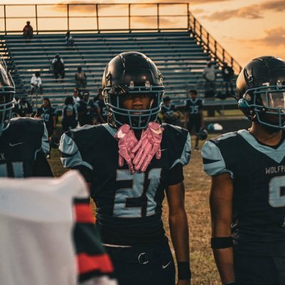 multi-sport athlete⭐️ | AGTG 🙏🏾| CO2029🎓| 6’1 , 160lbs, 3.6 gpa | ATH west st Mary highschool