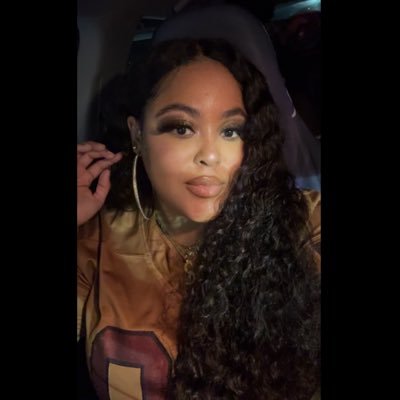 Hebrews 11:1 - Now faith is the substance of things hoped for, the evidence of things not seen 🙏🏽🤍. Oakland girl at heart 💚 .