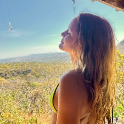 Lele11037's profile picture. no meio do caos esperando a hora do cochilo