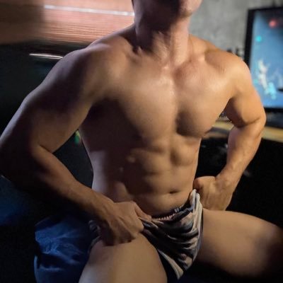 Fit with Kirk | Daily Fitness & Wellness Boost 💪 Sweaty workouts, chiseled selfies, and positive vibes. #demisexual #RespectPrivacy https://t.co/rEmsr5Qy8p