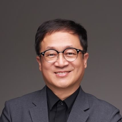 yjkwon_md's profile picture. I am an M.D. and Ph.D. in Healthcare Law working at the intersection of healthcare, technology, and ethics.
At Seoul National University Hospital.