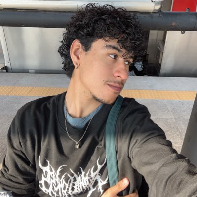 aquelegustaali's profile picture. blessed be the daughters of cain ♱