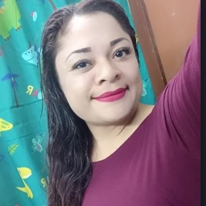 Últimamente me esta yendo bien, no se si es por la gente que me rodea, o por la que ya no ...💜🌷