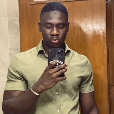 falilou_kane18's profile picture. BĒYĀH @THEDAMSO #HalaMadrid 👨‍🎓 maths- inf🧑‍💻 TDSI GYMRAT🏋️‍♂️🍳