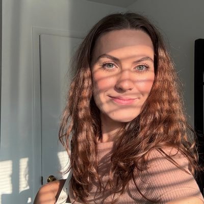 emmajohnsonn35's profile picture. 