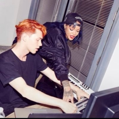 OG_CXMSHOT's profile picture. is the mic is on.