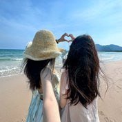 LFnmVwxbcokpKkp's profile picture. Dancing through life, one sunset at a time 🌅💃