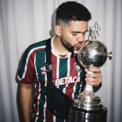 • Jesus Cristo é o Senhor!
• Carioca e Tricolor 🇭🇺🇧🇷