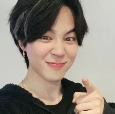 eu e o jimin assistindo b99 e achando show show show show