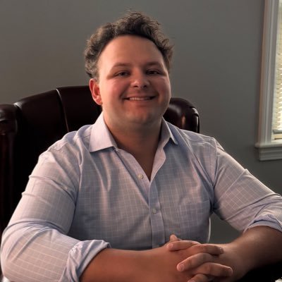 #NewHampshire #LiveFreeorDie 🦞🐋New England Nationalist 🥞 🍁 🌲 Owner @lovlien_realty_group 🏡 🏛️ County #Commissioner👔