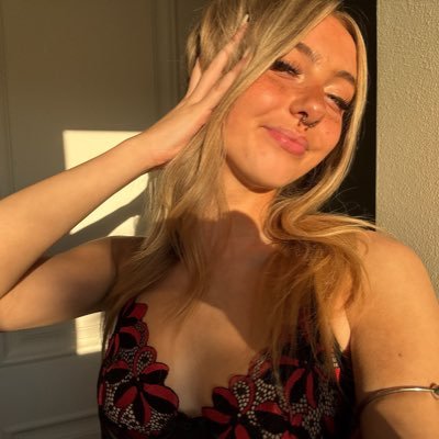 Chloerosee07's profile picture. new to this ☺️