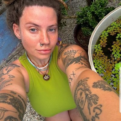 I'm single never married no kids fun to chat with 🥰😍
