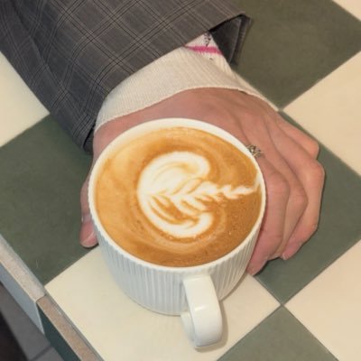 szchmtt's profile picture. 좋아하는 것들을 말하기