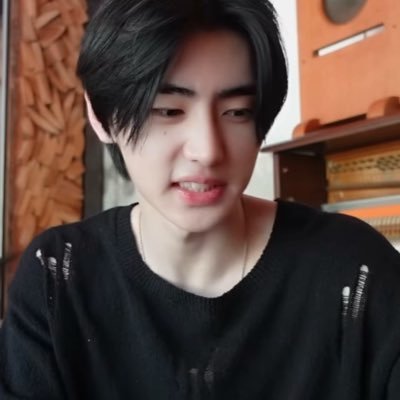 thechanieeee's profile picture. Love sky blue color K-pop Thai songs, born and lives in Thailand.
