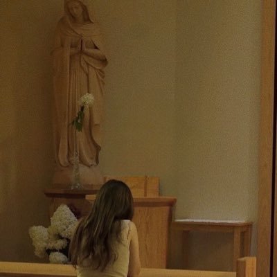 _isafangirl's profile picture. faith journaling — lo que Dios me enseña en el camino ☁️🕊️ palabras que nacen en oración y café || 💌 catholic girl