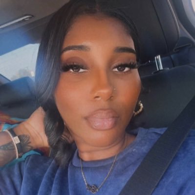 Nursing Student🩶Hairstylist 💇🏾♀️ Owner of B.Essence Candle Co🕯️