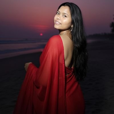 amazing_harshi's profile picture. M in d PrōCess of becomïNg the best veRsioN of mySelF ✨||Engineering CSE||                                                          
Instagram ⏩  harshi_._1612