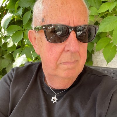 Före detta Göteborgare. Studerat statsvetenskap, företagsekonomi och juridik. Övertygad om att den fria marknaden är bra för Sverige. bengtsson.thomas@live.se