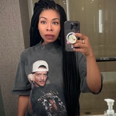 Came here just to follow @BrunoMars 🖤🎶🤷🏽♀️ #HisMusicIsMyMedicine #MusicLover #Hooligan #Twin👯#GymGirlie 🏋🏽♀️ #FitChick #Doc👩🏽⚕️🩻 ☤