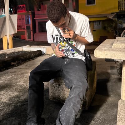 trata de salvar lo que valga la pena. EMERecords👁️. ig: p3rcs._.30