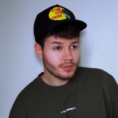23 | Content Creator w/ 100k+ Subscribers @YouTube | 900k+ Followers @TikTok_US | @Twitch Partner | TikTok UGC Creator | Business Inquiries: convexted@gmail.com