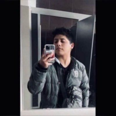 xzrzlx's profile picture. ⠀