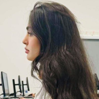 •“ما أكتبه ليس أنا، هو فقط ظلّي على جدار العالم.”