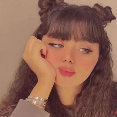 من الجيد أحيانًا أن يكون المرء غير مبالٍ لما يحدث حوله، فنصف الأذى يأتي من الإنتباه..♡ 🌷🍂