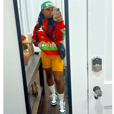 I practice what I tweet! Tequila drinking Pisces………… |Bama🐘🏈|UNC🐏🏀|Raiders🖤🩶| IG: that_b_word
