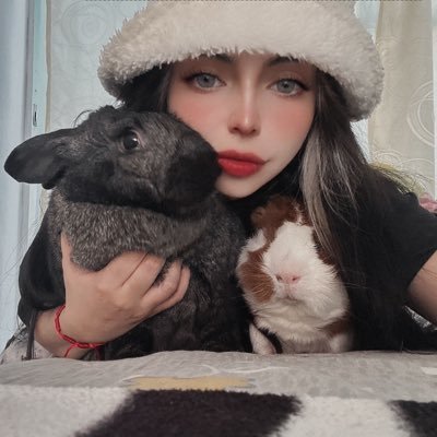 ✨ Tu reportera gamer de confianza: Noticias de anime 🌸, videojuegos 🎮 , K-dramas 💕 y, por supuesto, conejitos 🐰🌷 ¡Sígueme para no perderte nada! 💫