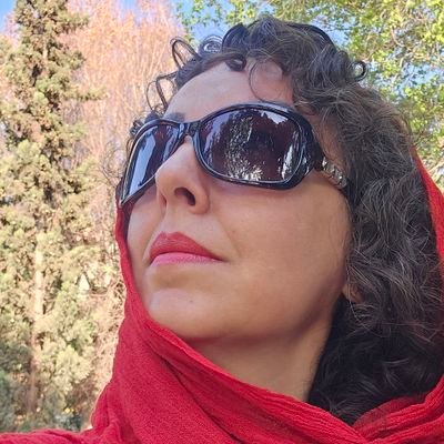 #فعال-مدنی
زندانی سیاسی
عمیقا معتقدم سعادت کشور و ملتم در احیای دموکراسی و استقرار نظامی سکولار
محقق خواهد شد.