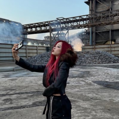 rainterest's profile picture. .夢中୧ ‧₊˚ 🎐 ⋅「part-timer baker, fulltime fangirl」let's be moots ᕦ(ò_óˇ)ᕤ