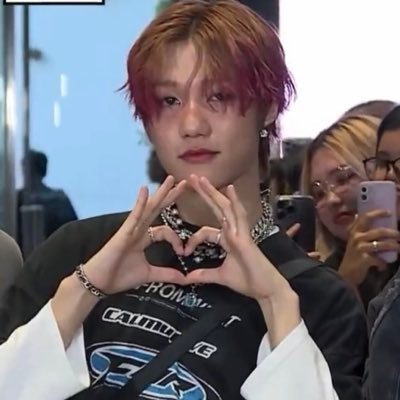 #ģ¢
ģ: noot noot š§š§ | that one seob stan with blue hair
