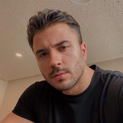 tahaykl's profile picture. 