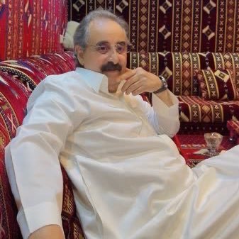 مستشار إعلامي وصحفي سابقا بالندوة والمدينة وعكاظ والمسائية ومعد ومقدم برامج في هيئة الإذاعة والتلفزيون سابقا و عضو هيئة الصحافة الدولية العالمية