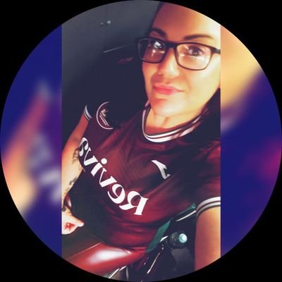 Mum to 4 boys.
Dog Mum.
Swans ⚽️🦢.
Self-proclaimed Geek.
Music lover.
;
