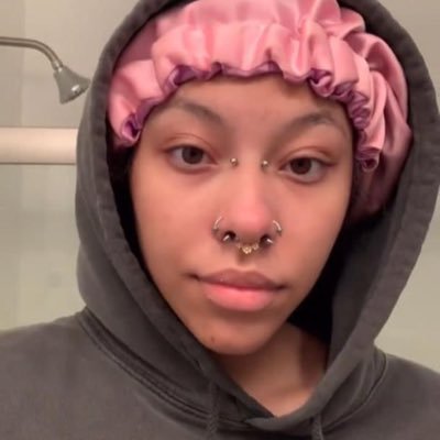I'm excited to connect with others! Love coffee and looking for new friendships 💕