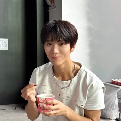 구독하게해쥬새요부탁드립니다 (실제로절함) @@@@@@안녕하세영!! 비계팅보고왔는데요 저는 댕왼처하고 대영사랑하는이지현이에요 11년생은아닙니다 제발친구해주게 링크는귀찮아서못만들엇어요ㅠㅠ씨밸 지뢰없음 님이 대영박아도괜찮제발친구해주게