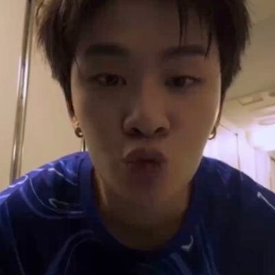 bewbeweuei's profile picture. 